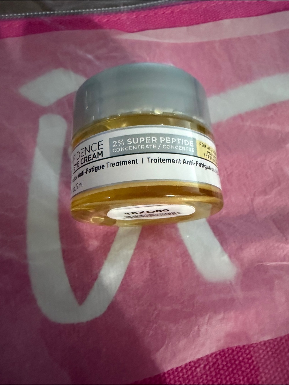 IT Cosmetics Hot Pink Cosmetic Pouch and Confidence In an Eye Cream Bundle! NEW! - Picture 6 of 6